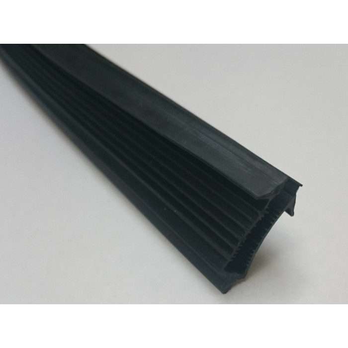 #sfgasdfhsdgn59627 EPDM U-profil redukčný z 10mm na 6mm 1